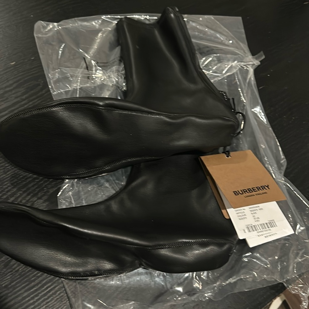 New authentic Burberry leather socks/boots